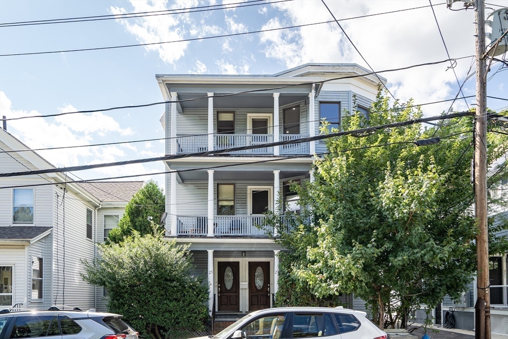 25 Magoun St # 3