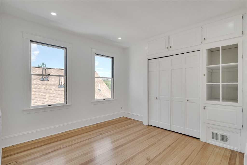 25 Magoun St # 3