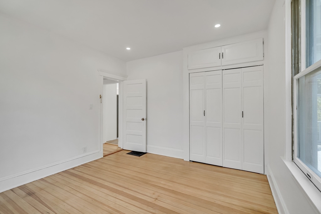 25 Magoun St # 3