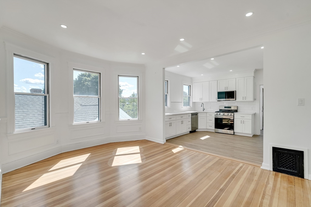 25 Magoun St # 3