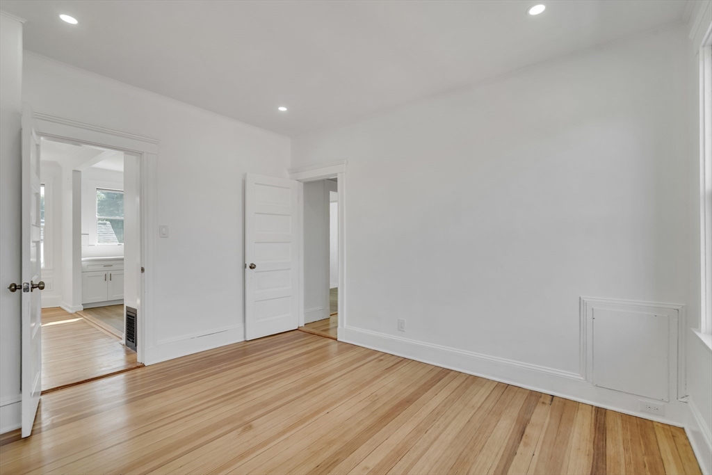 25 Magoun St # 3