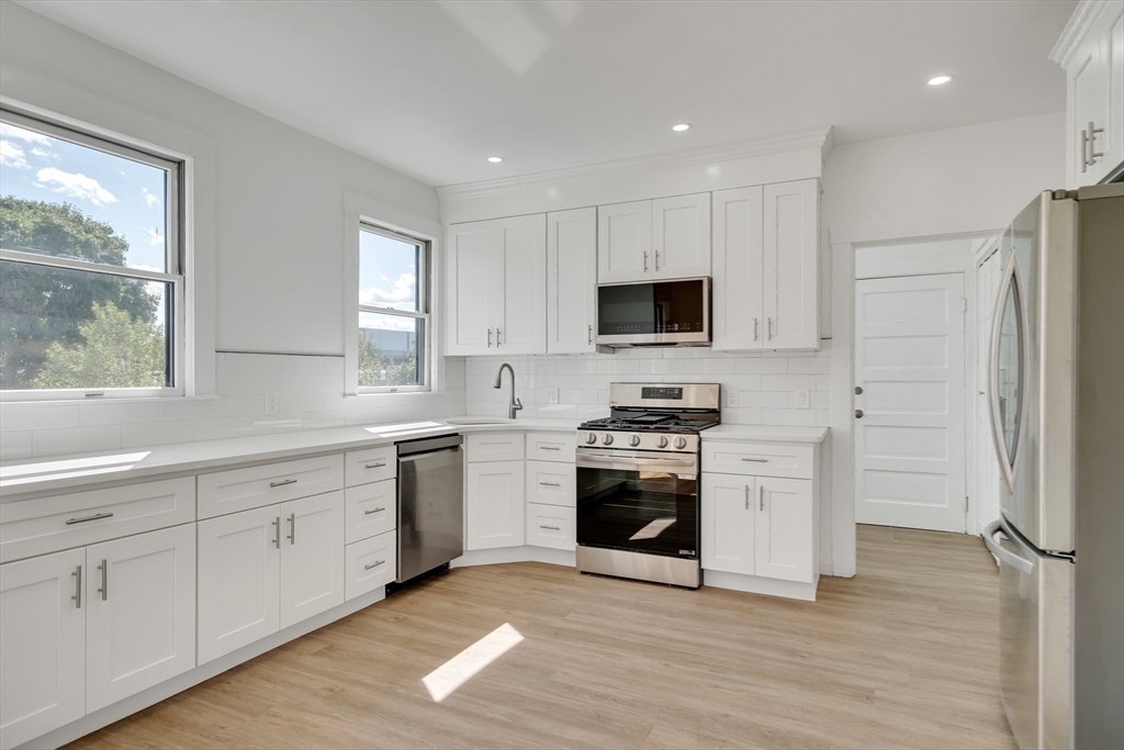 25 Magoun St # 3