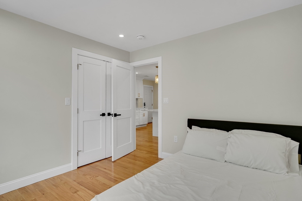52 Holyoke St # 2