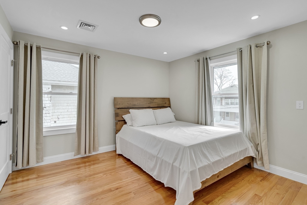52 Holyoke St # 2