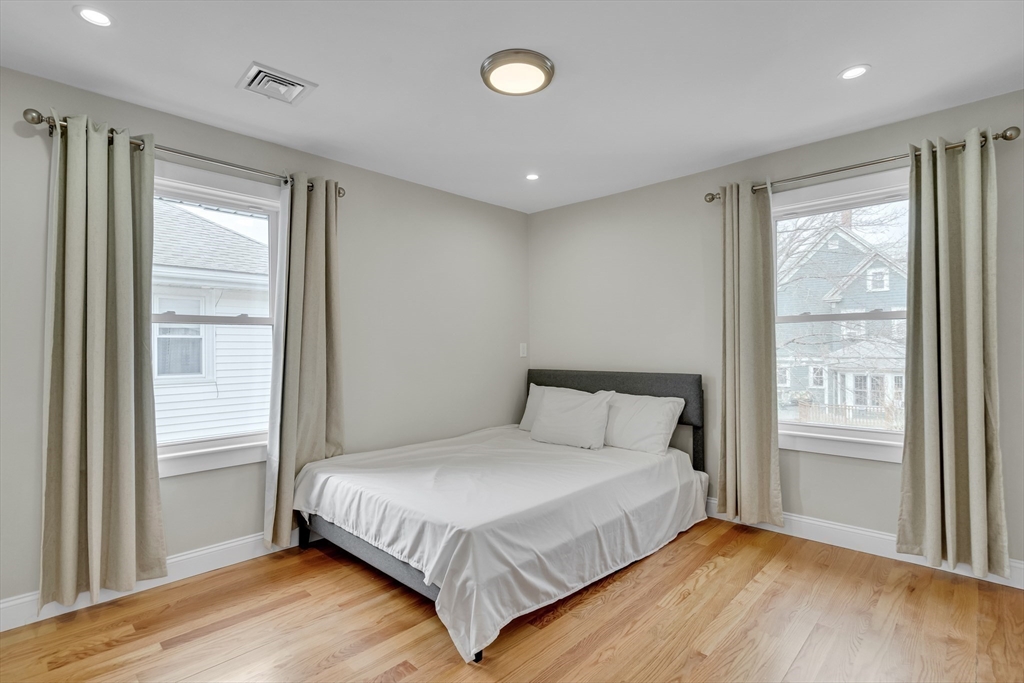 52 Holyoke St # 2