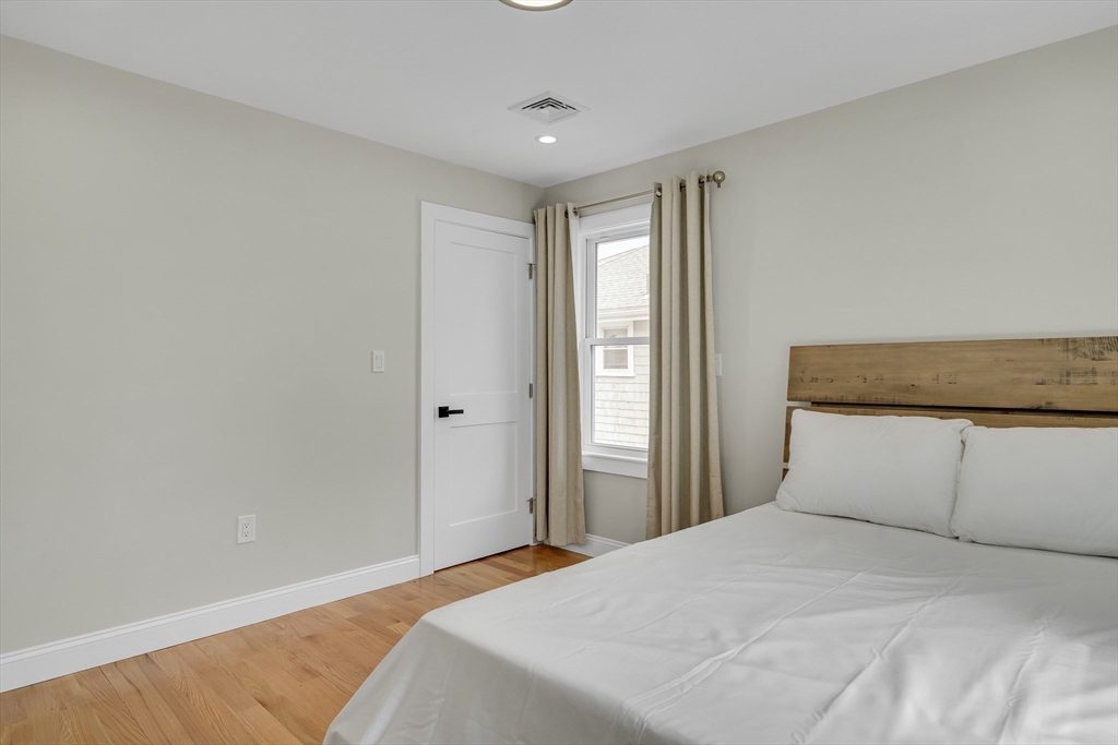52 Holyoke St # 2