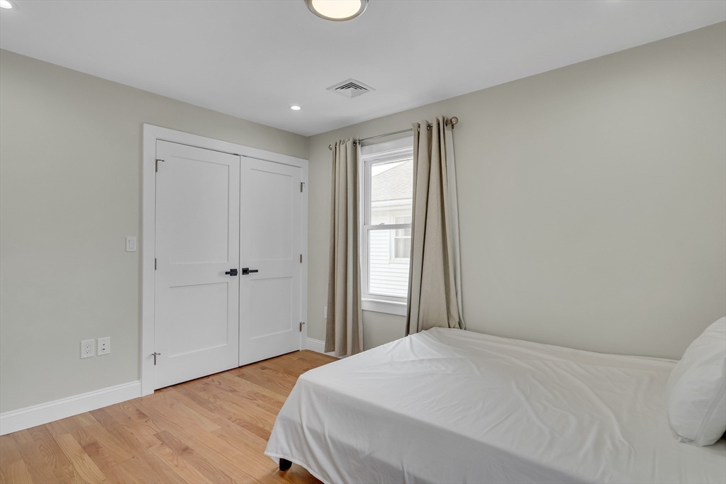 52 Holyoke St # 2