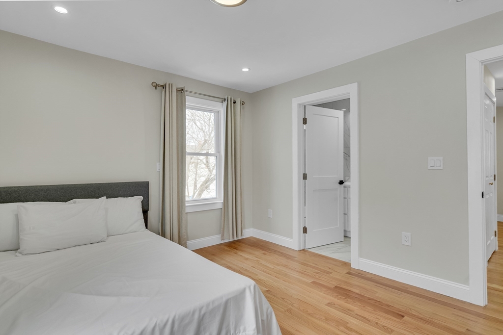52 Holyoke St # 2