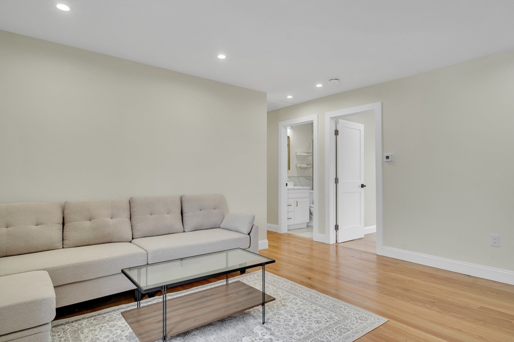 52 Holyoke St # 2