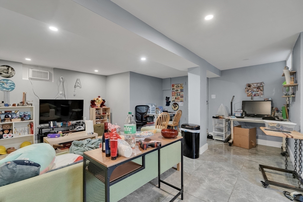 281 Cardinal Medeiros Ave