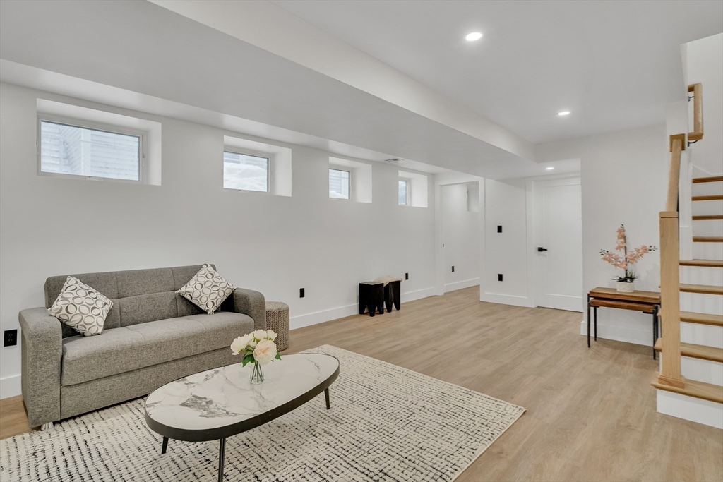 19 Keith St # 1