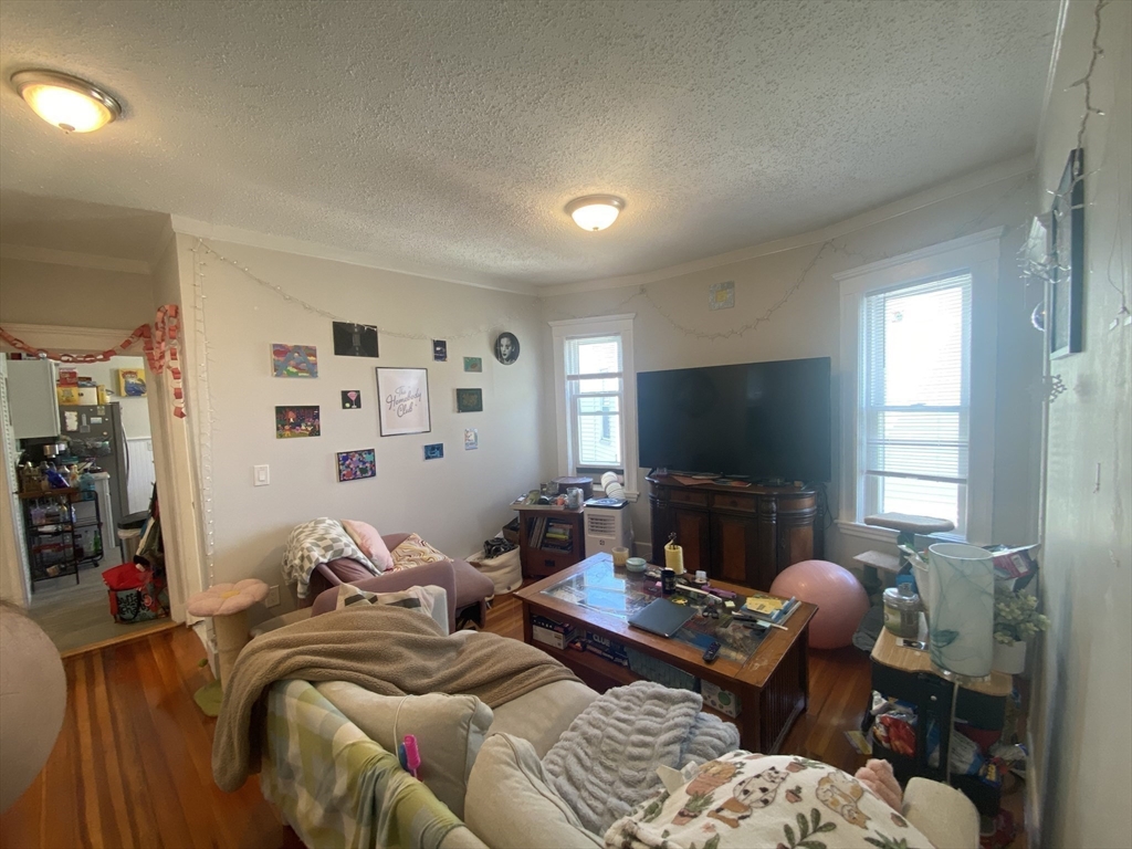 40 Temple St # 3