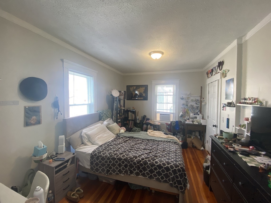 40 Temple St # 3
