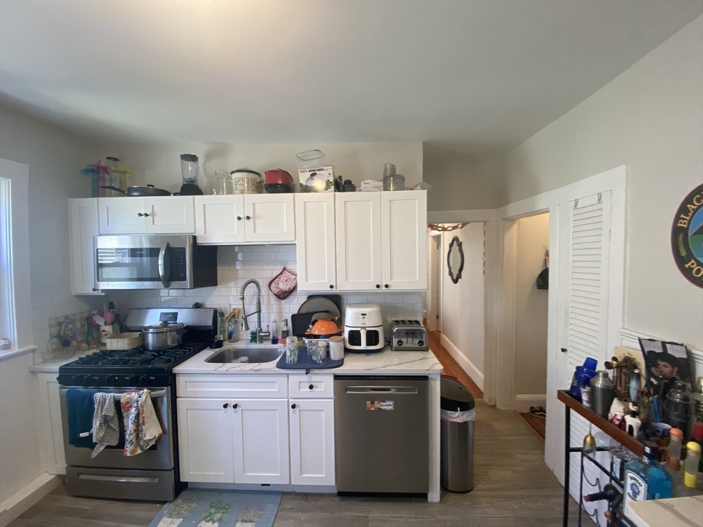 40 Temple St # 3