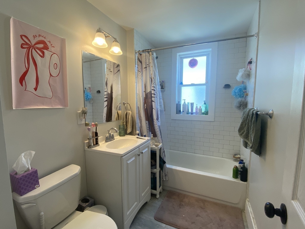 40 Temple St # 3