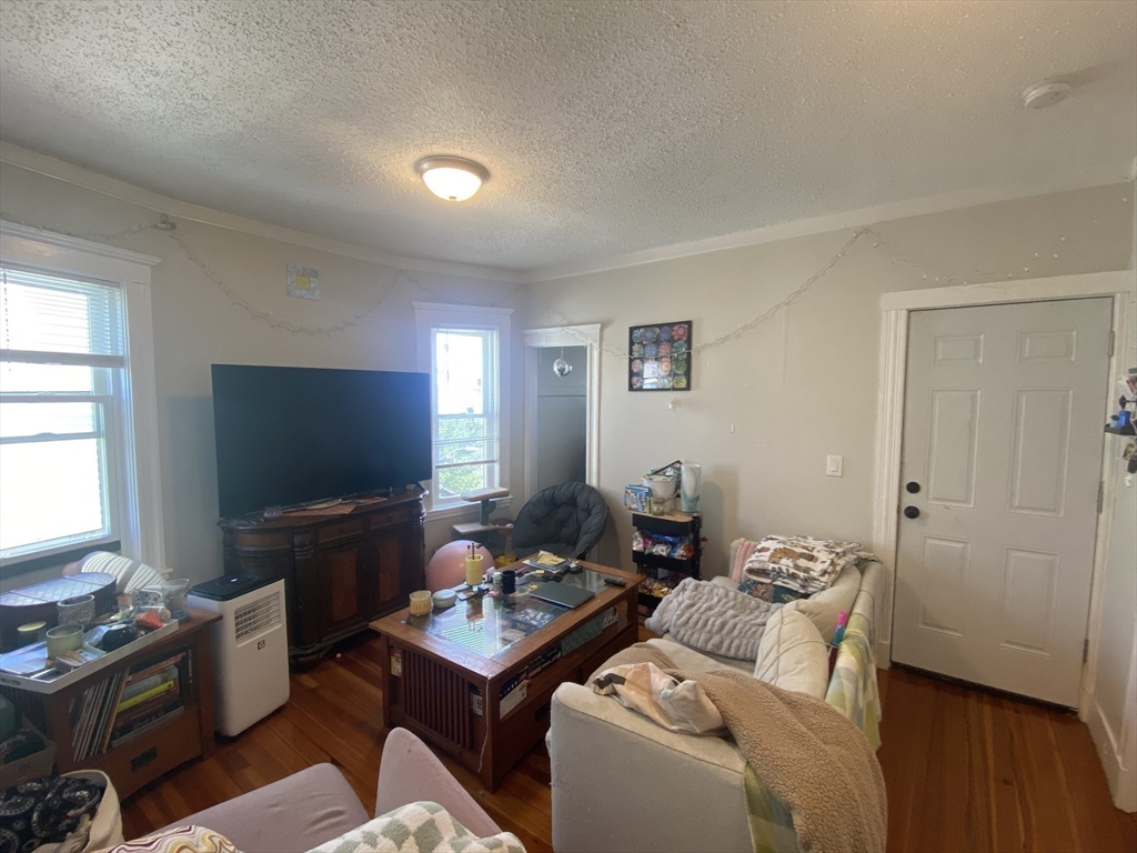 40 Temple St # 3