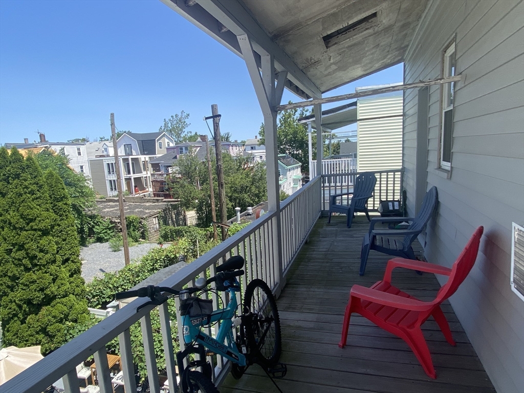 40 Temple St # 3