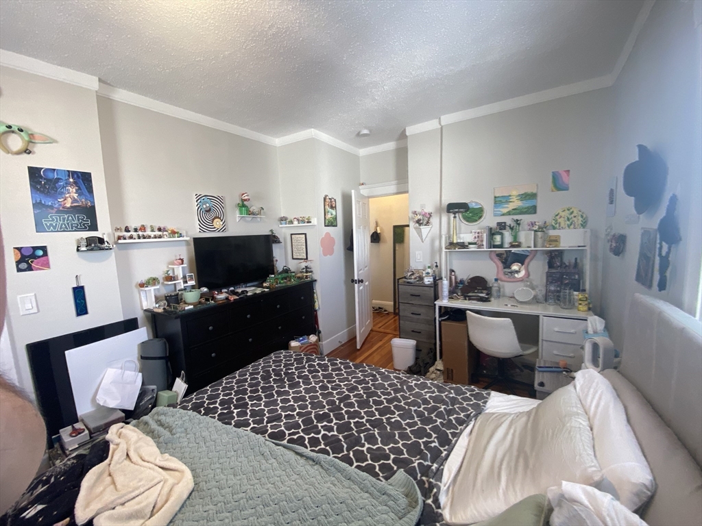 40 Temple St # 3