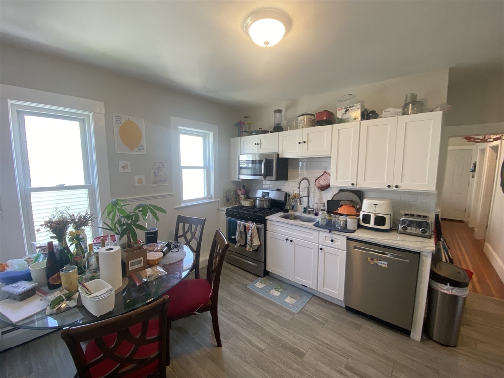 40 Temple St # 3