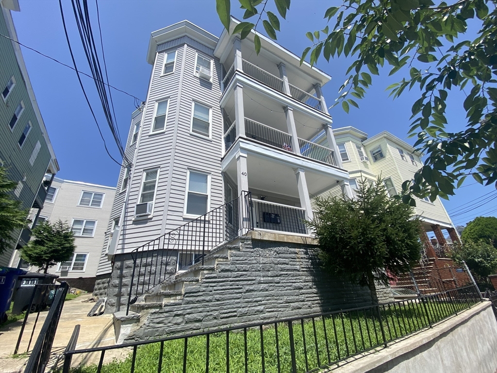 40 Temple St # 3