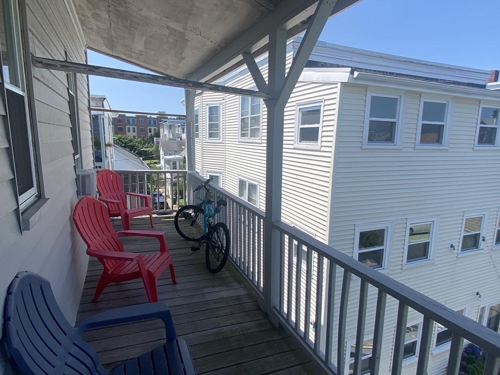 40 Temple St # 3