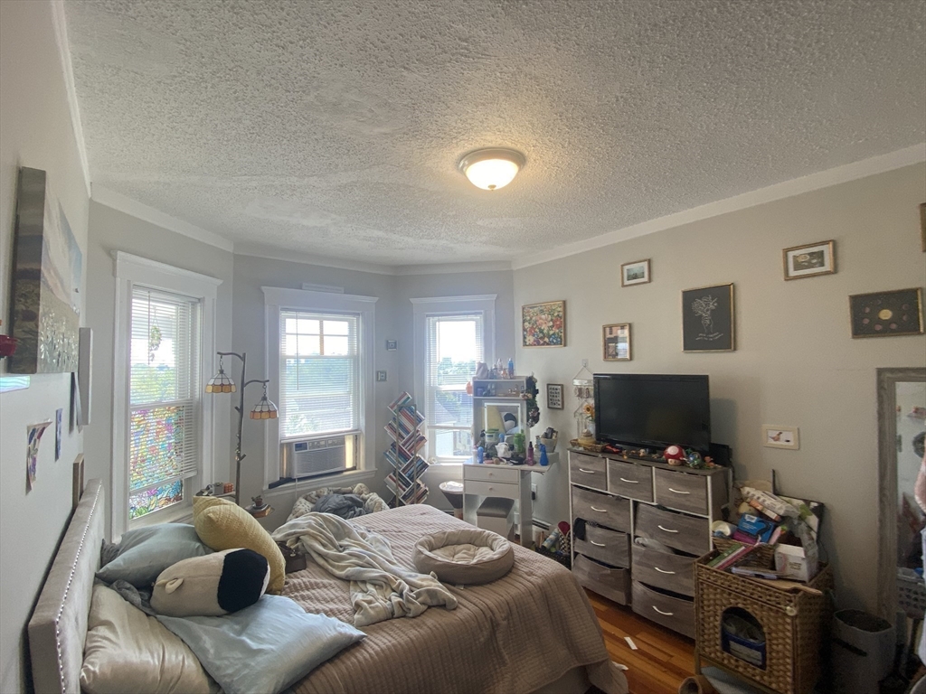 40 Temple St # 3