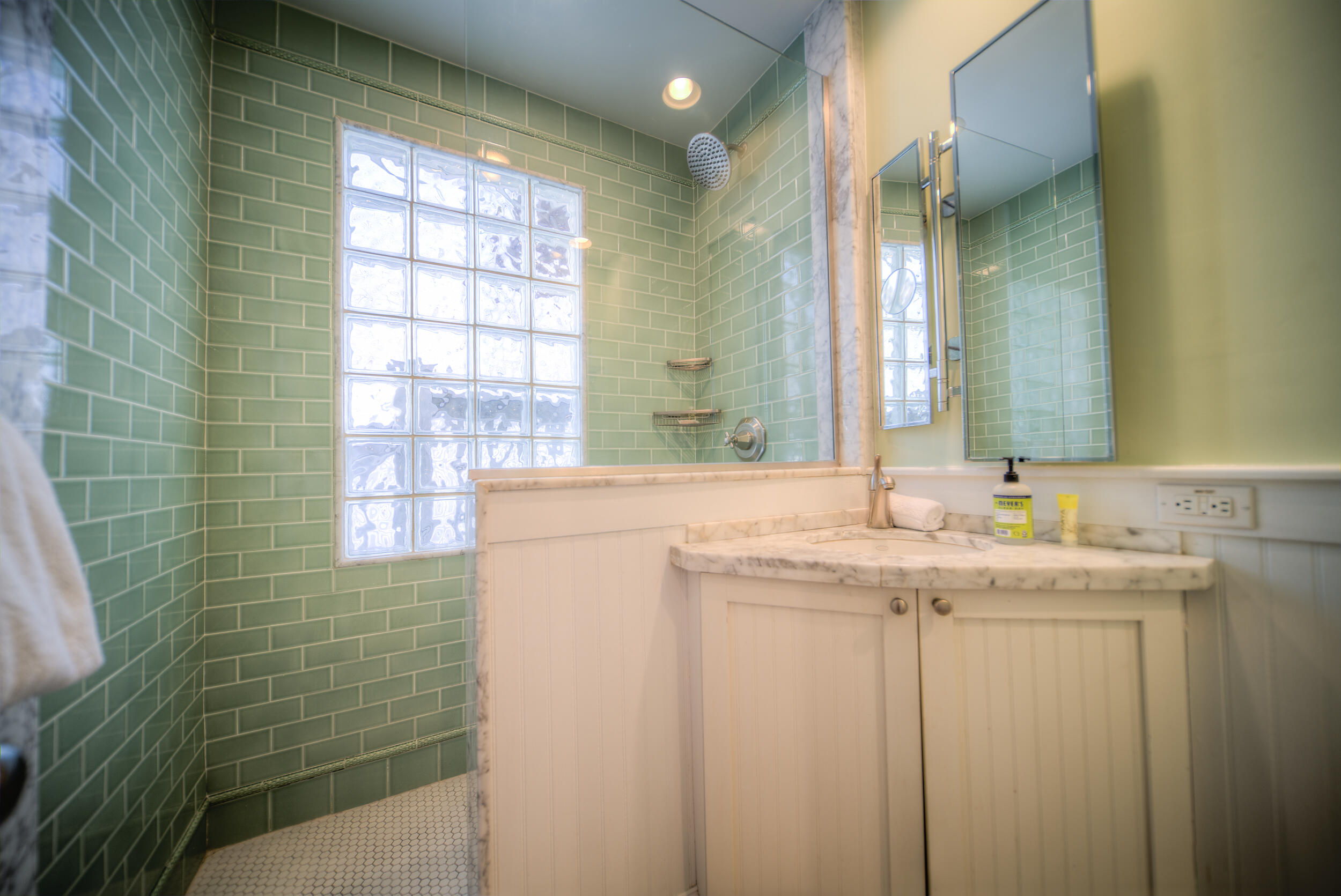616 Caroline Street Unit: 1