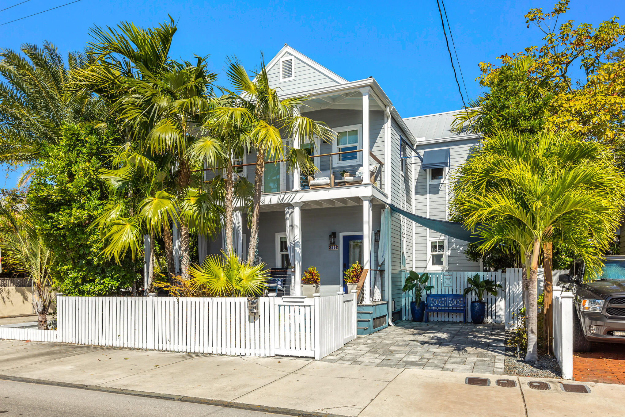 811 White Street