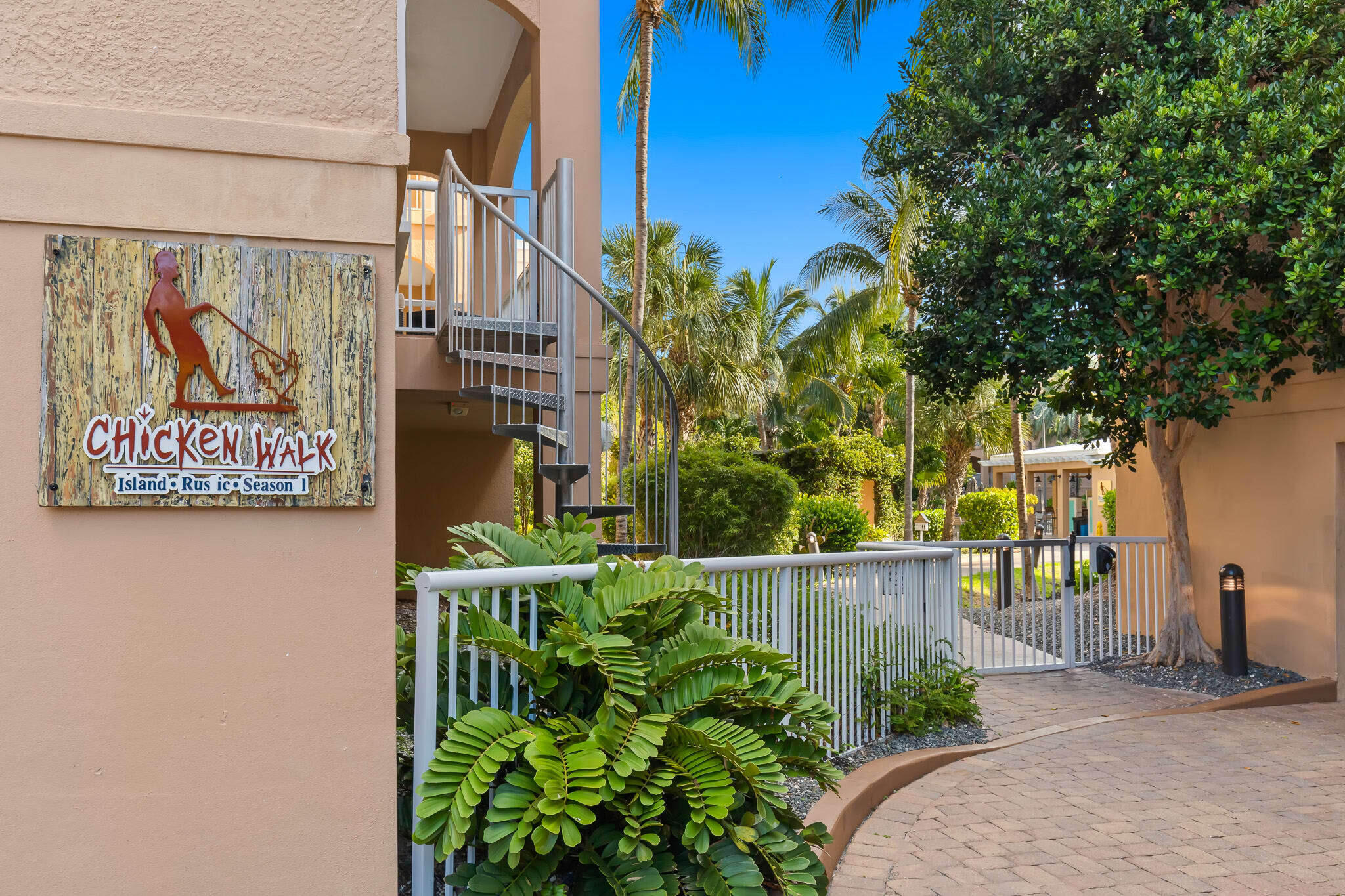 3841 N Roosevelt Boulevard Unit: 213
