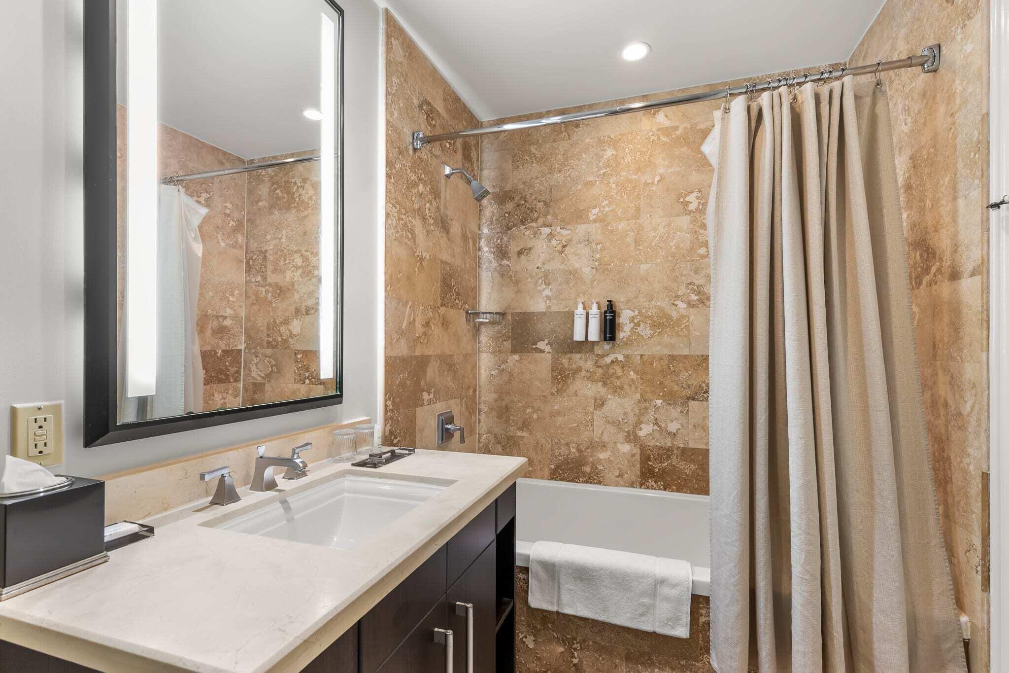 3841 N Roosevelt Boulevard Unit: 213