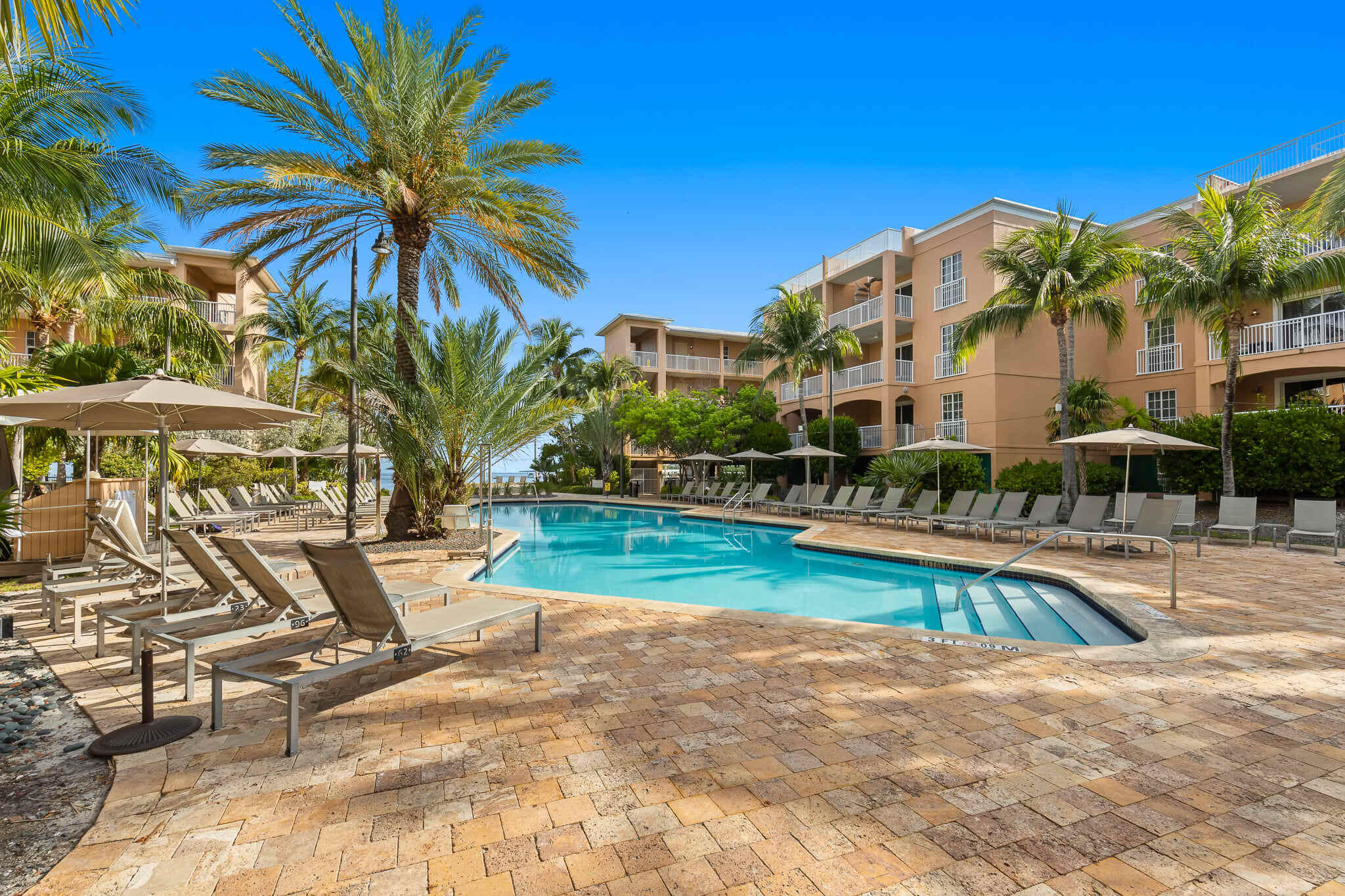 3841 N Roosevelt Boulevard Unit: 222