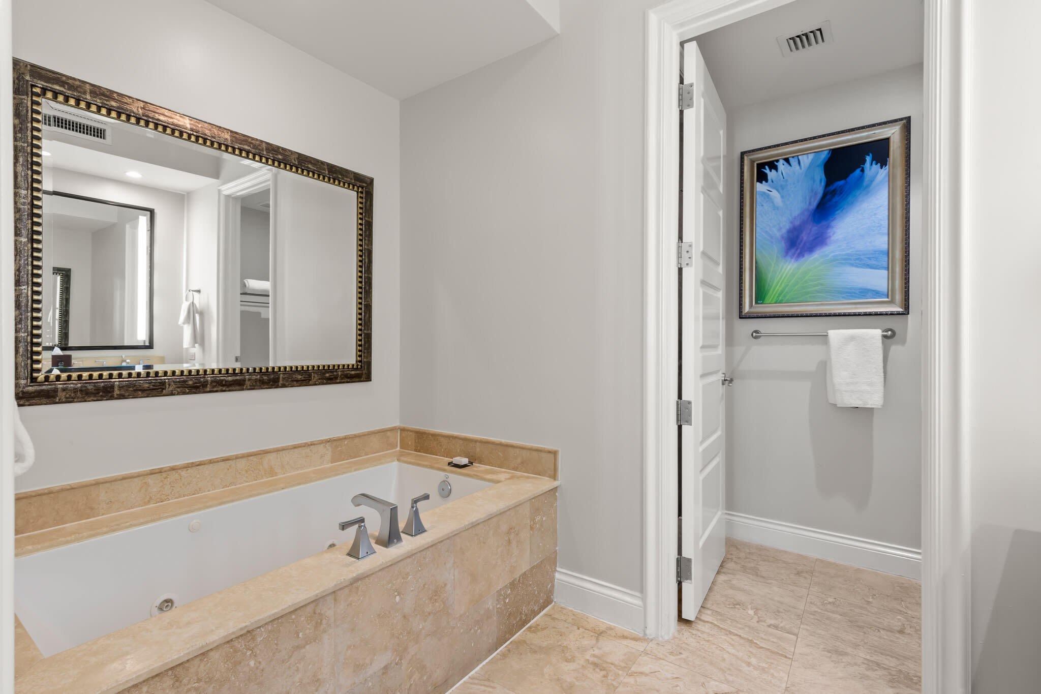 3841 N Roosevelt Boulevard Unit: 222