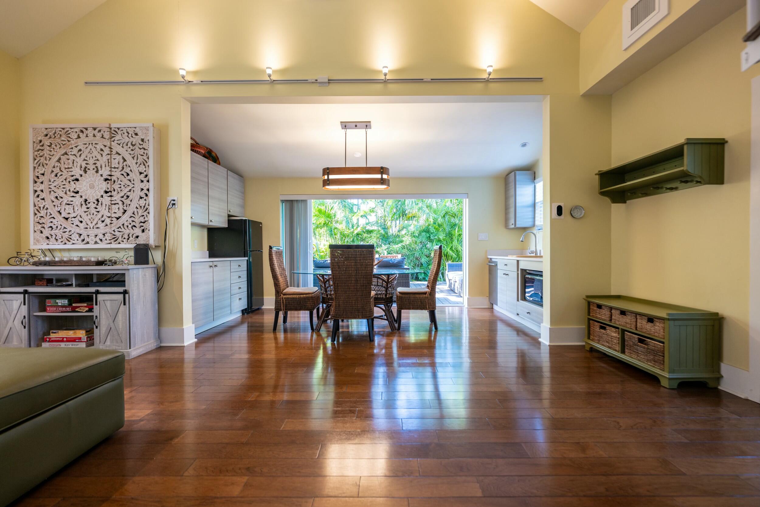 1022 Grinnell Street