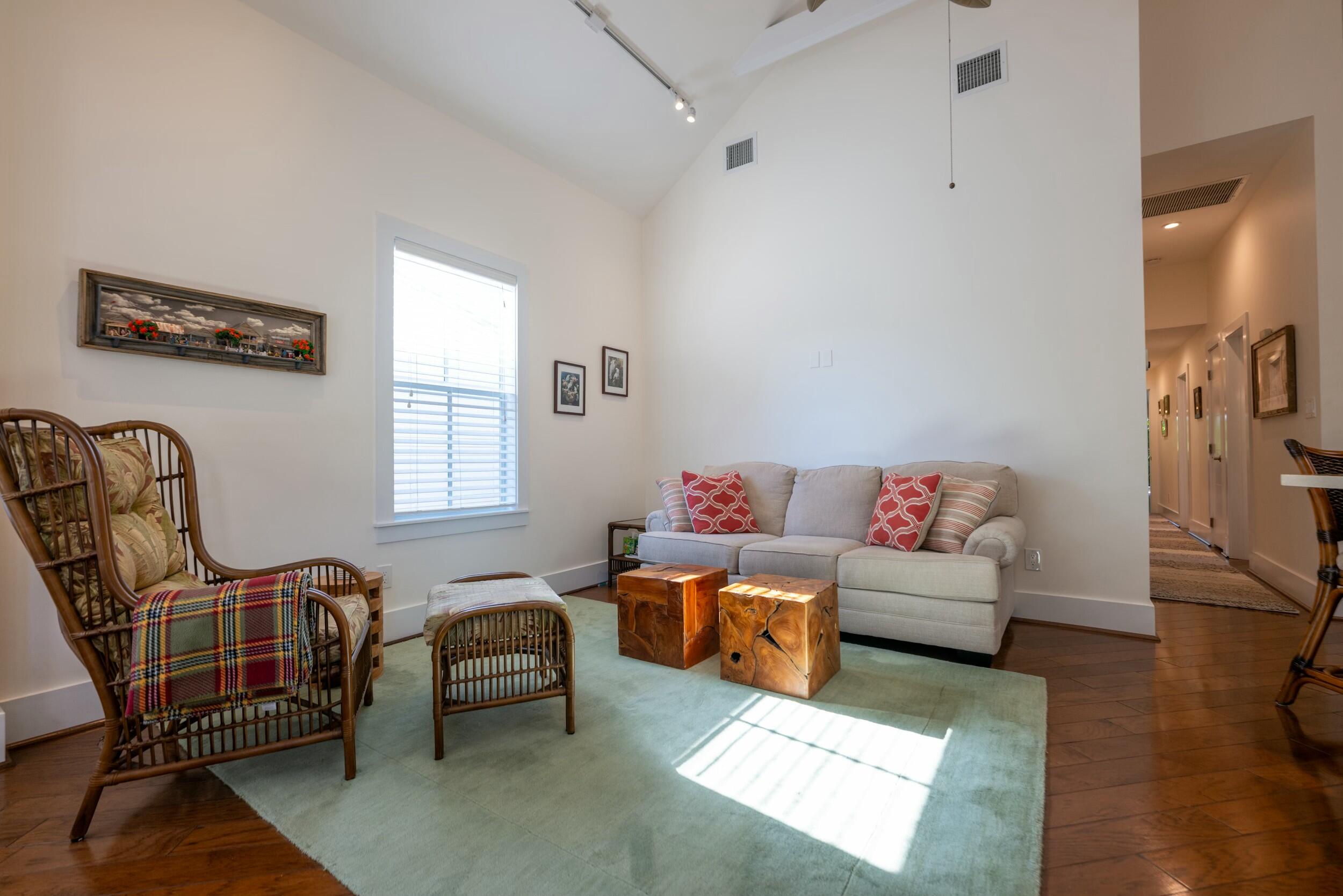 1022 Grinnell Street