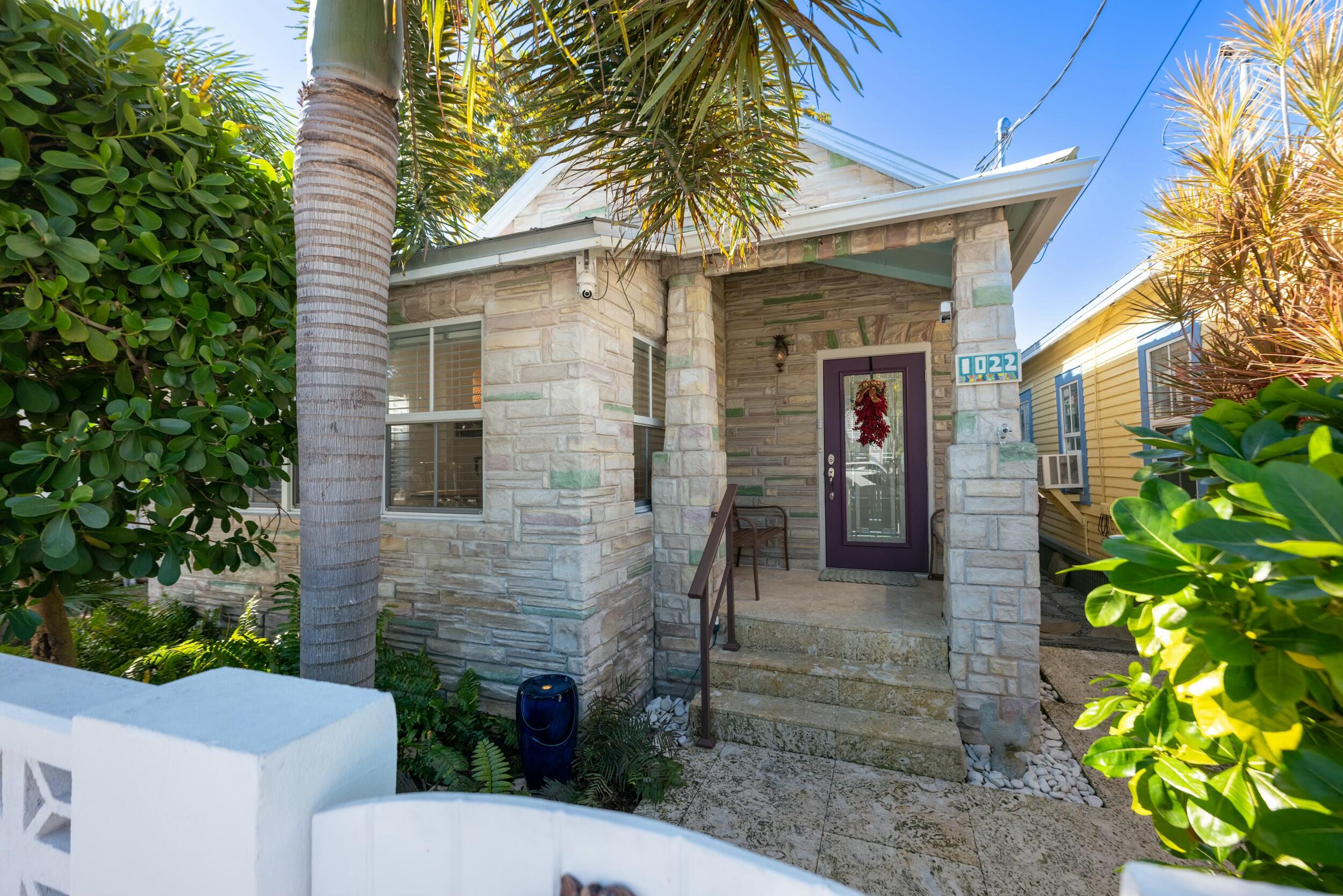 1022 Grinnell Street