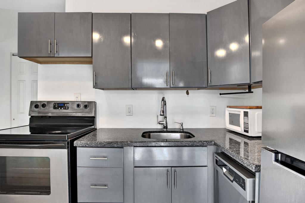 623 Thomas Street Unit: C