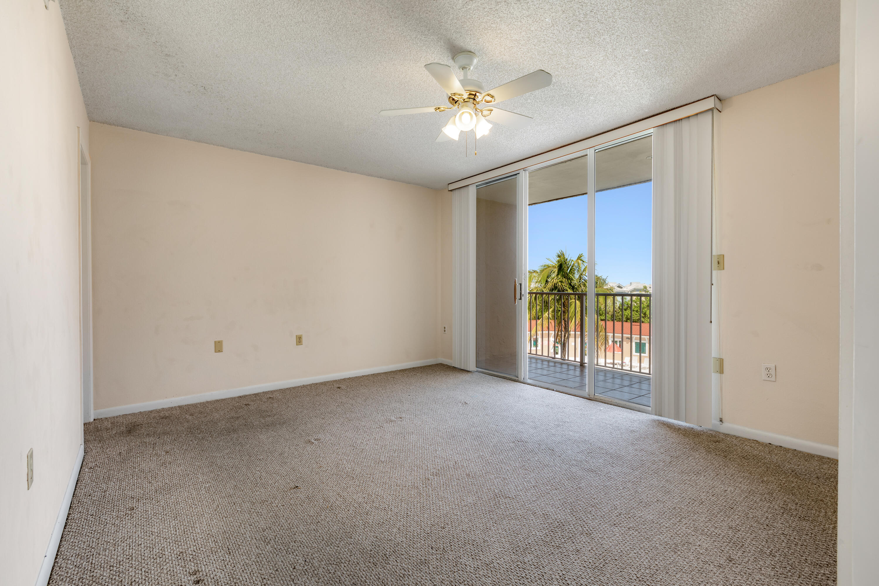 3930 S 3930 Roosevelt Boulevard Unit: N302