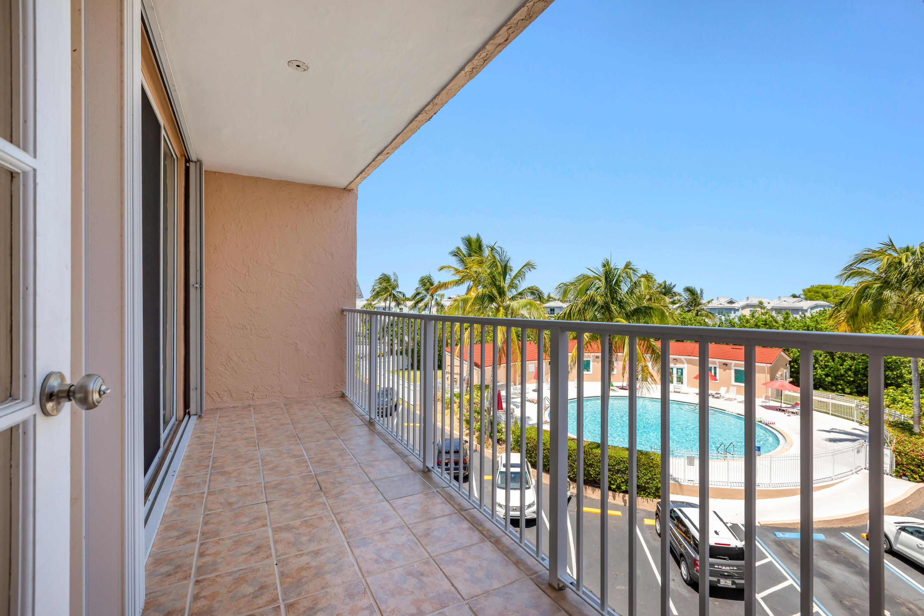 3930 S 3930 Roosevelt Boulevard Unit: N302