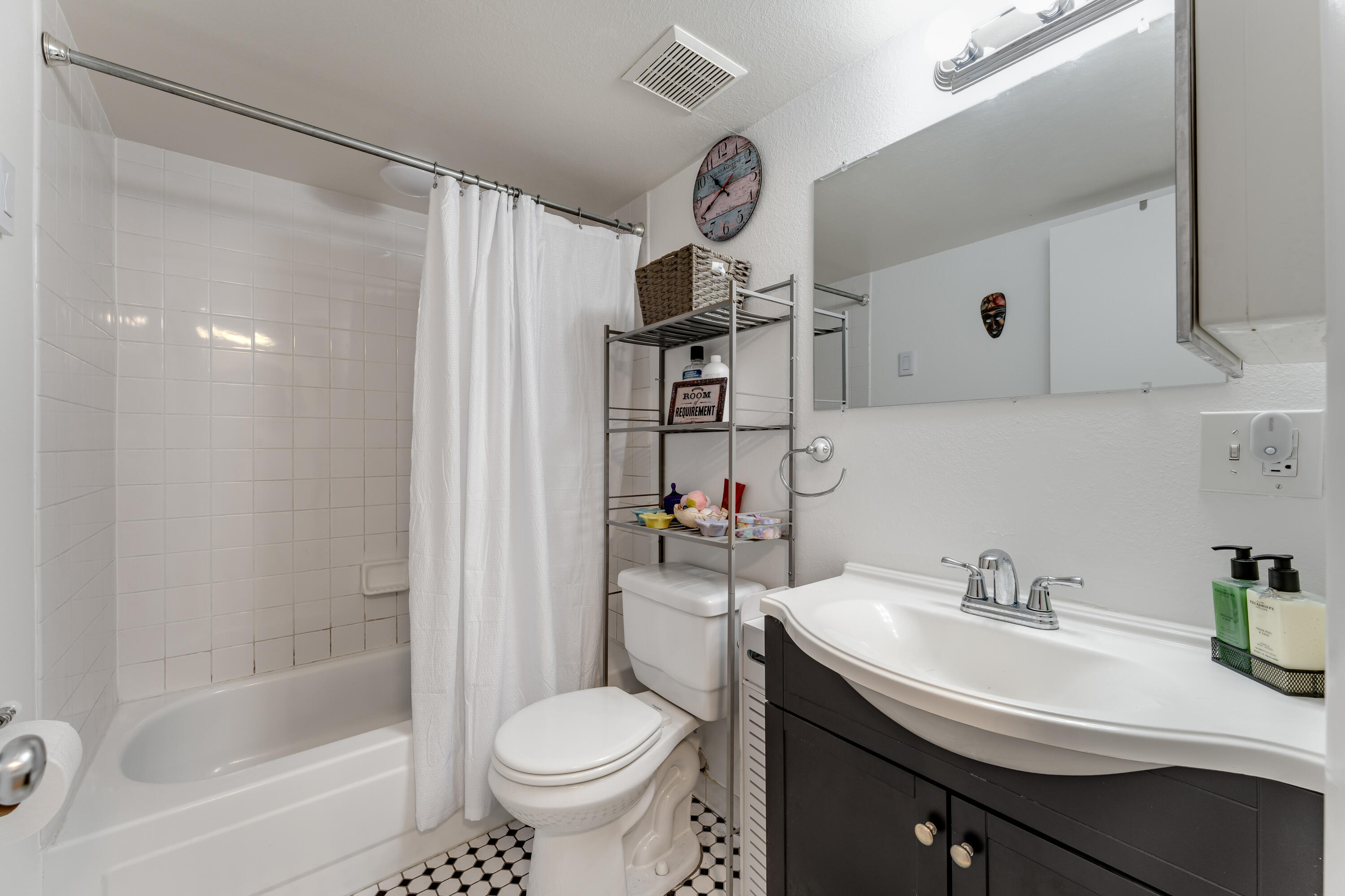 3930 S Roosevelt Boulevard Unit: E104