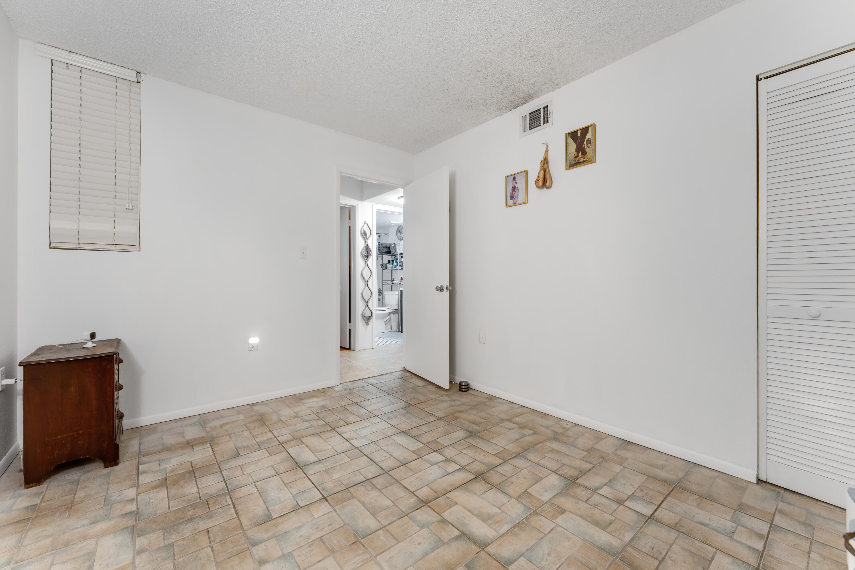 3930 S Roosevelt Boulevard Unit: E104