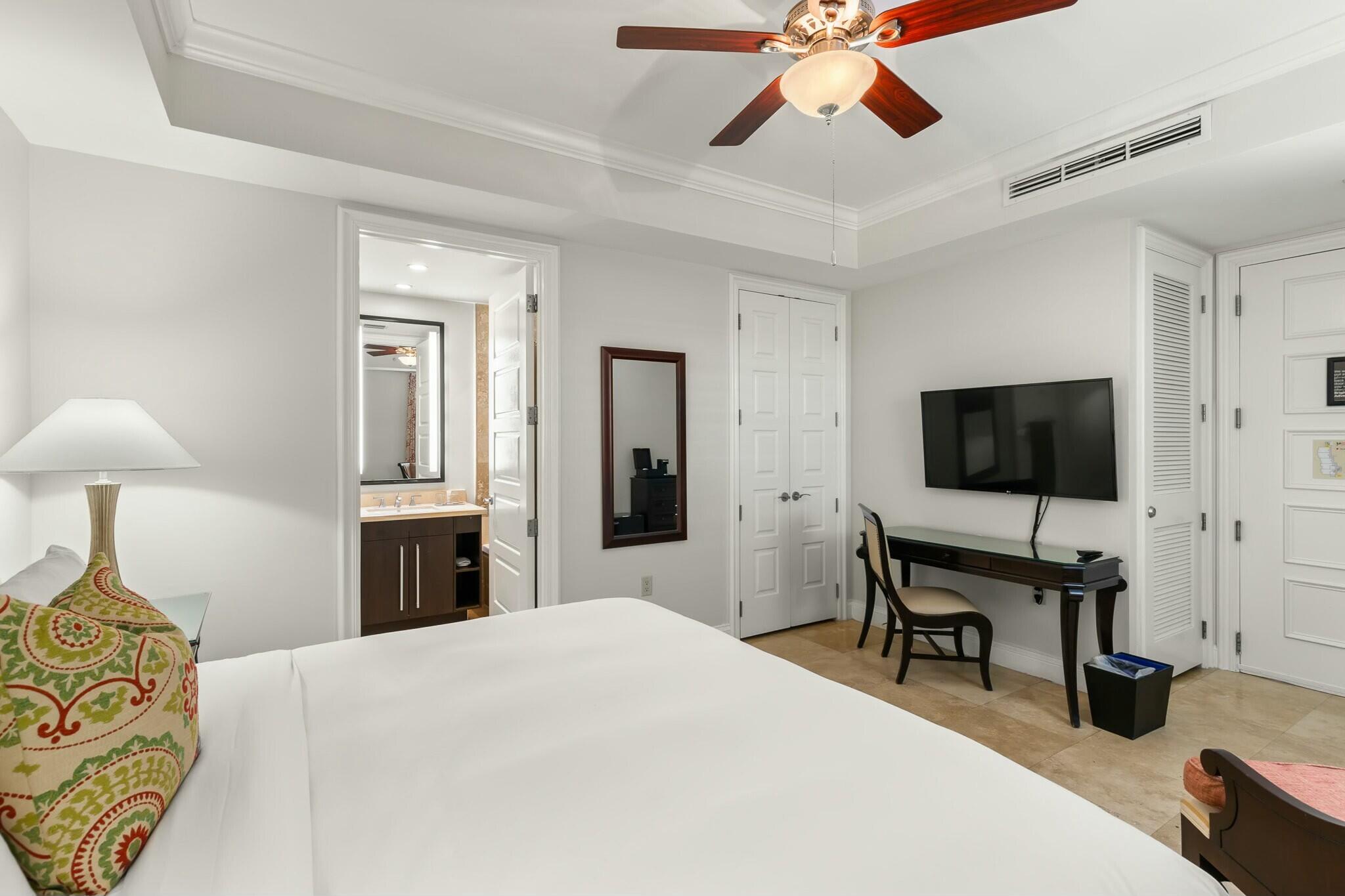 3841 N Roosevelt Boulevard Unit: 332