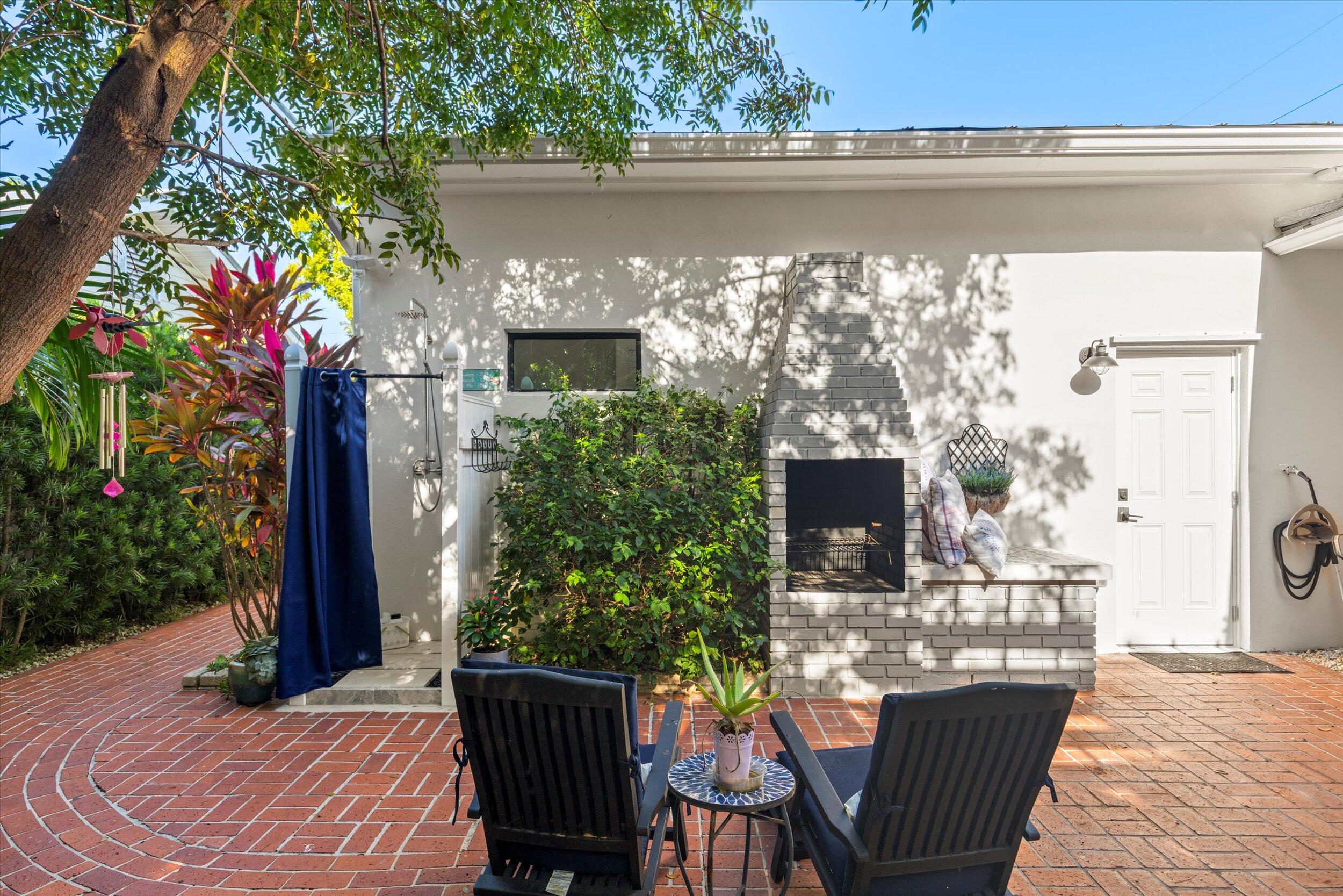 1526 Washington Street