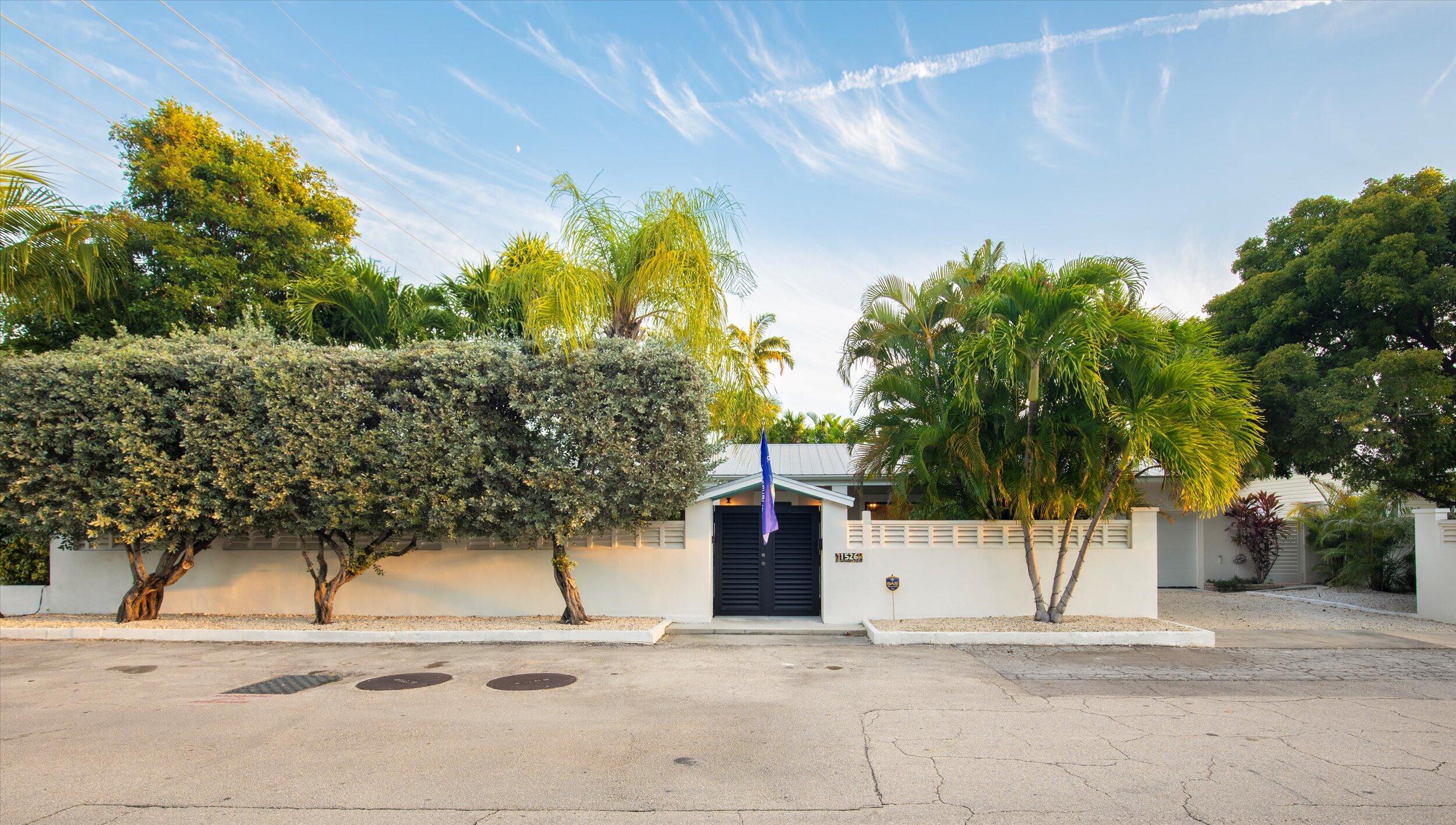 1526 Washington Street