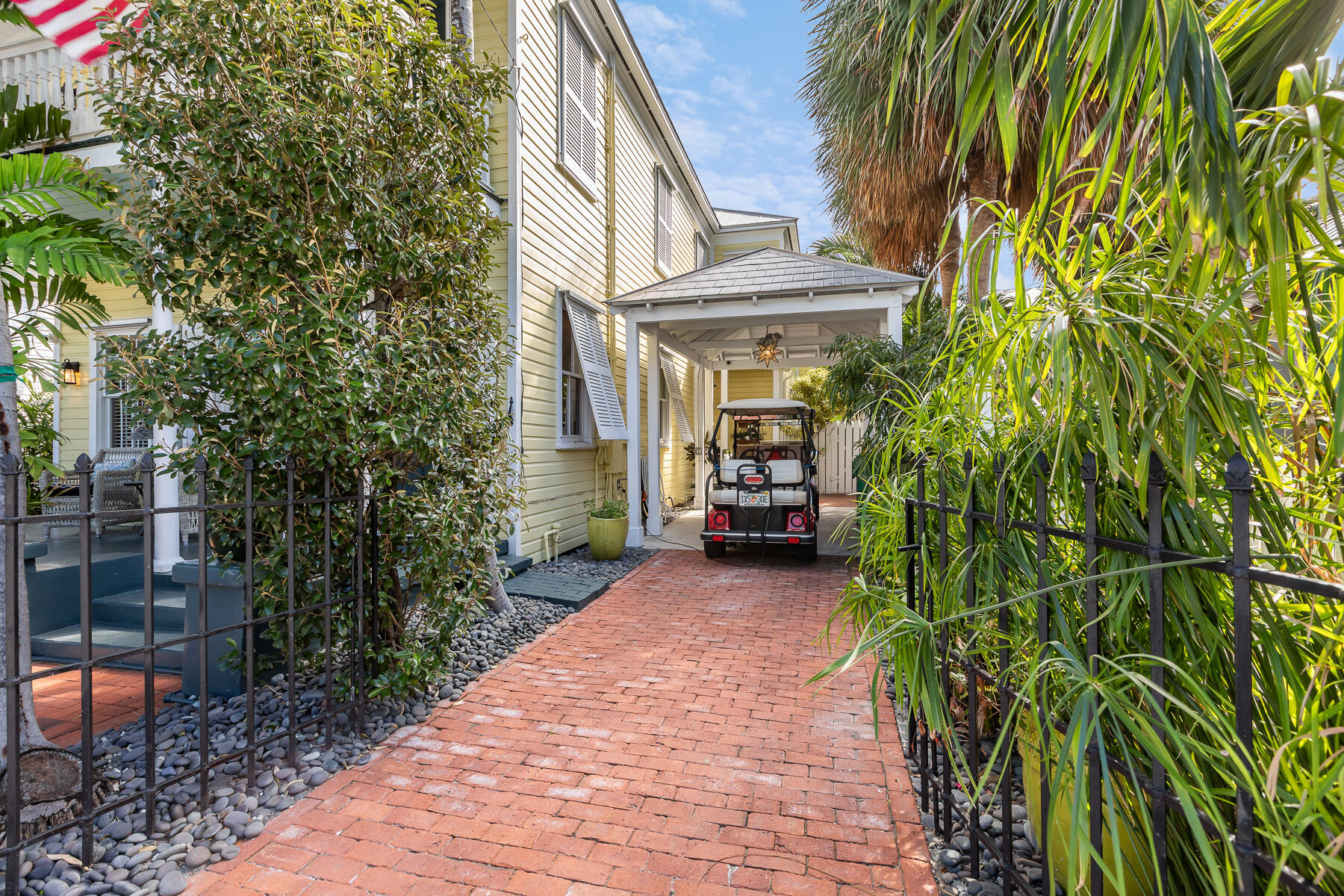 406 United Street