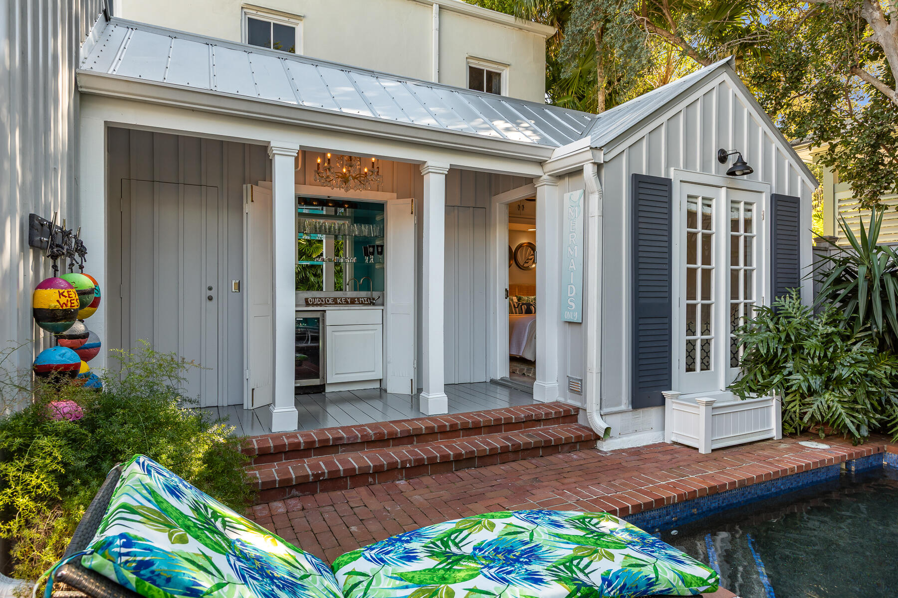 418 William Street