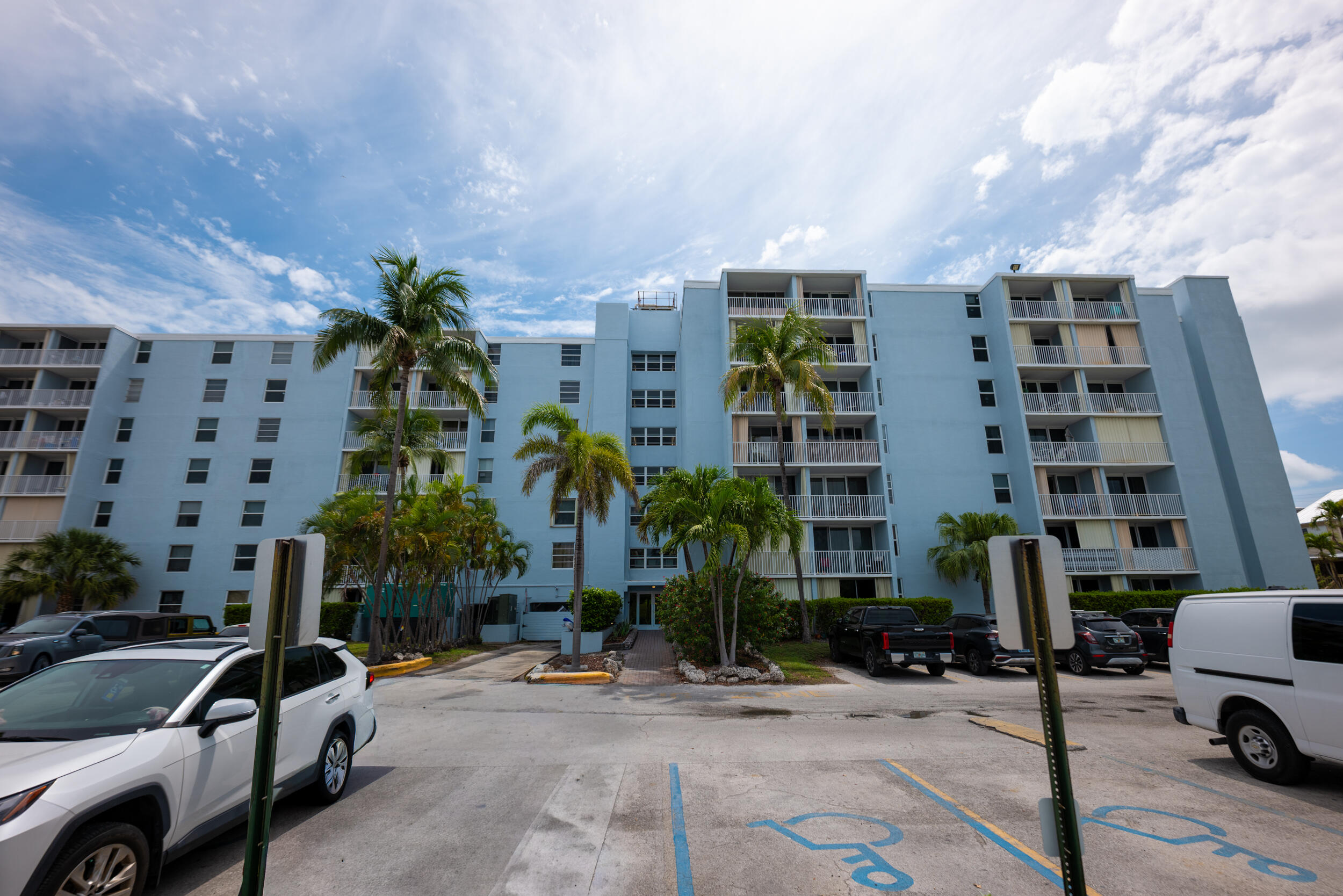 3312 Northside Drive Unit: 205