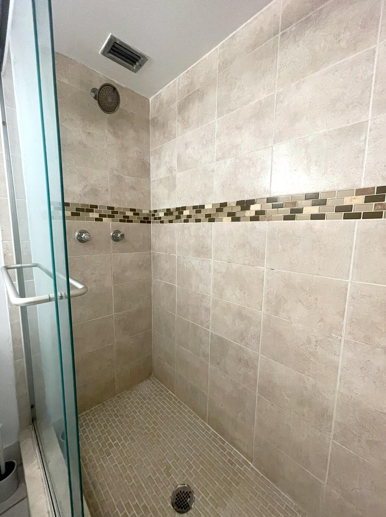 3312 Northside Drive Unit: 205