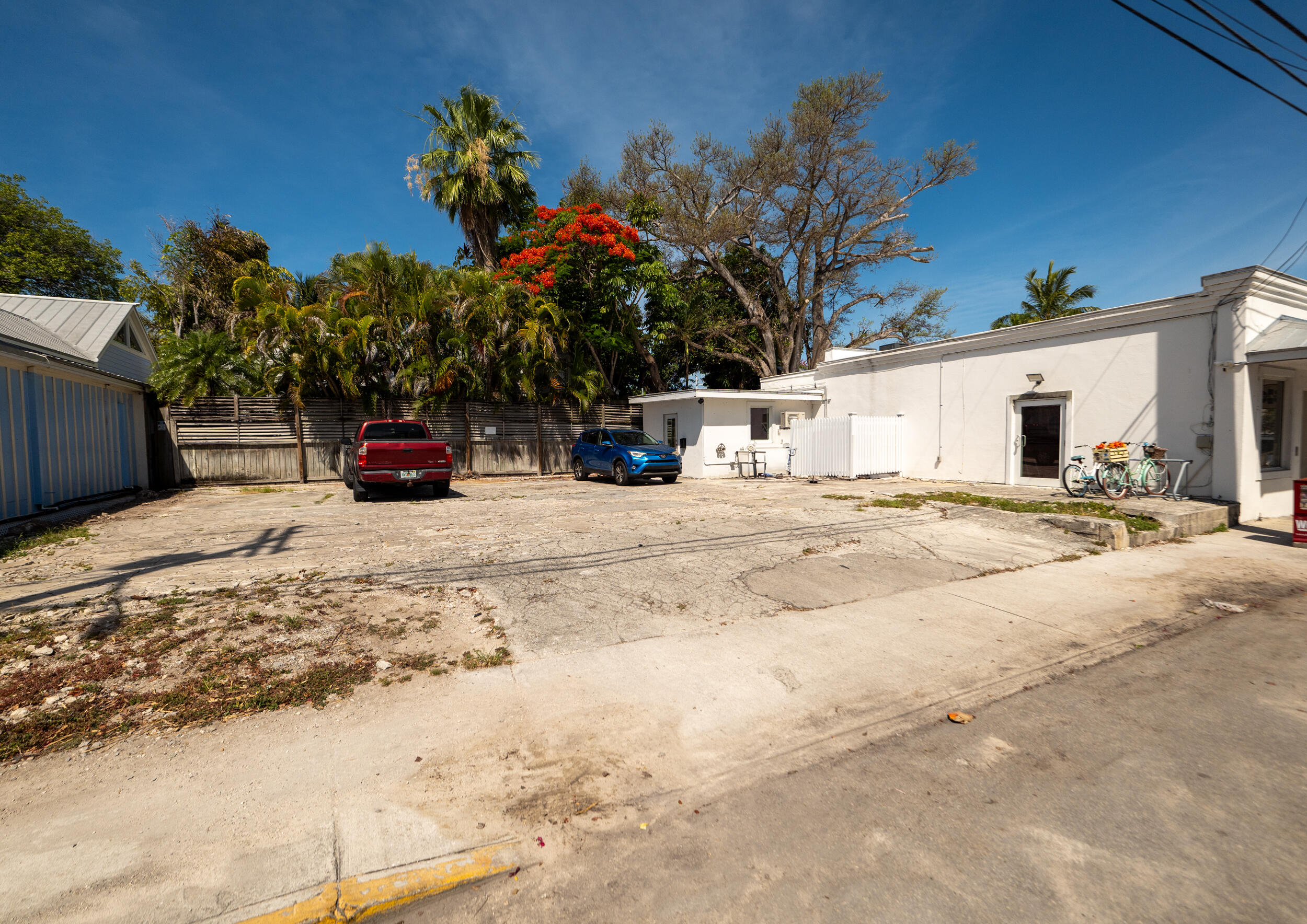 1206 White Street