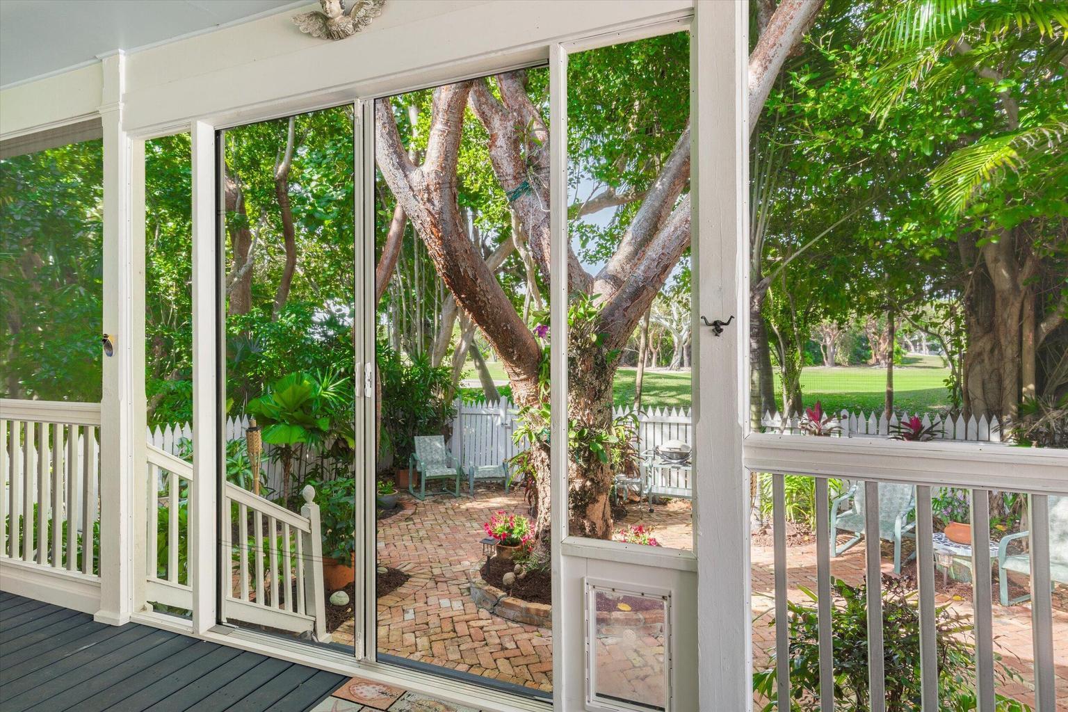 26 Spoonbill Way