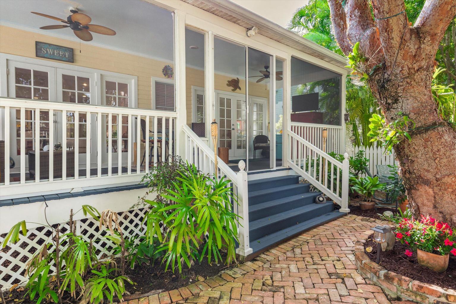 26 Spoonbill Way